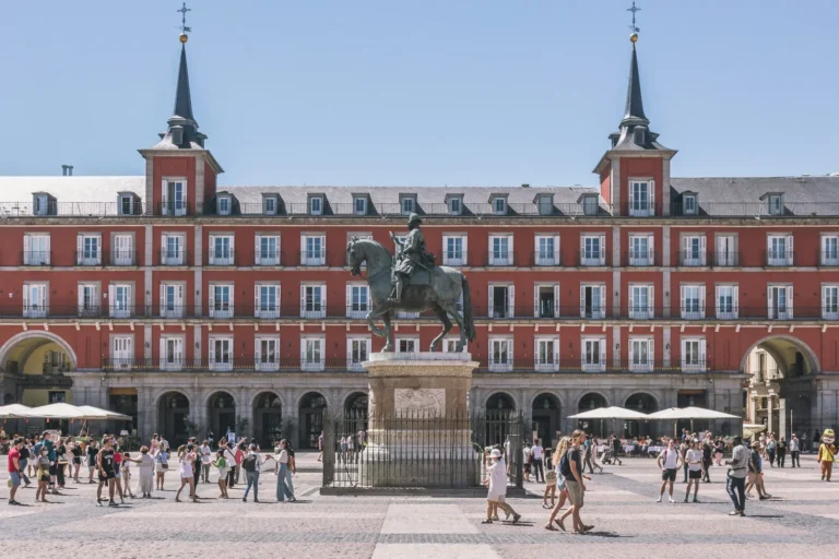 Best Time to Visit Spain: Weather, Regions & Festival Guide